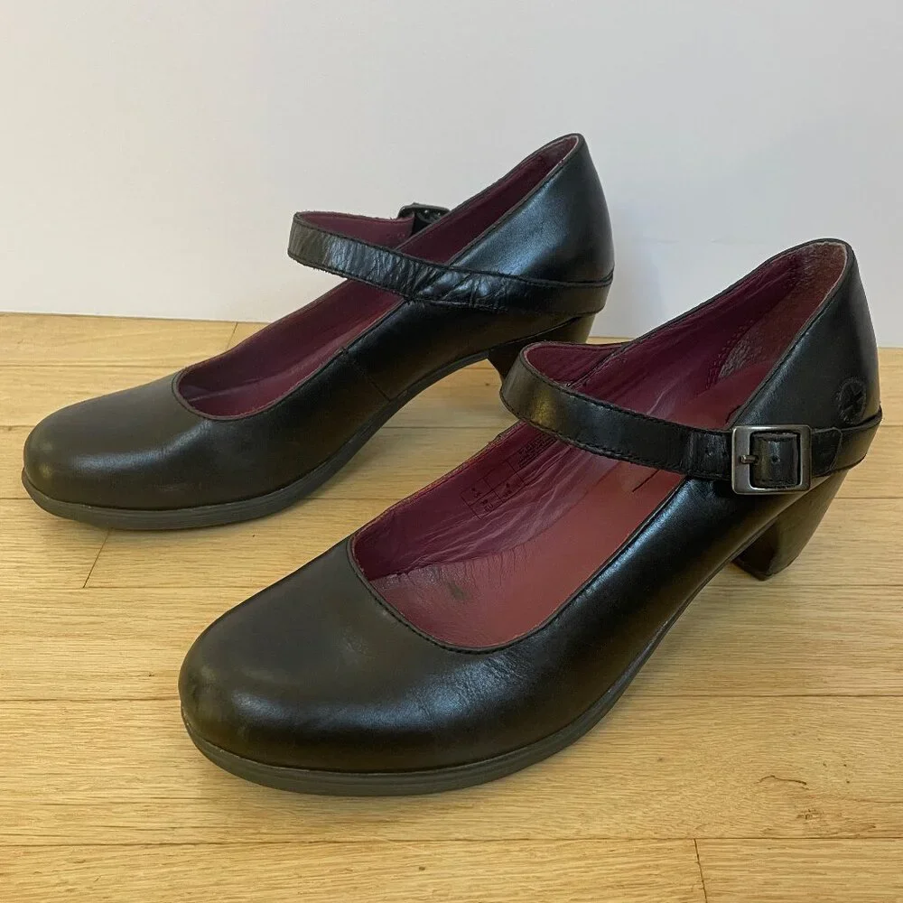 Dr. Martens Amelia low heel black leather shoe size 8.5 (39 EU) - Picture 2 of 7